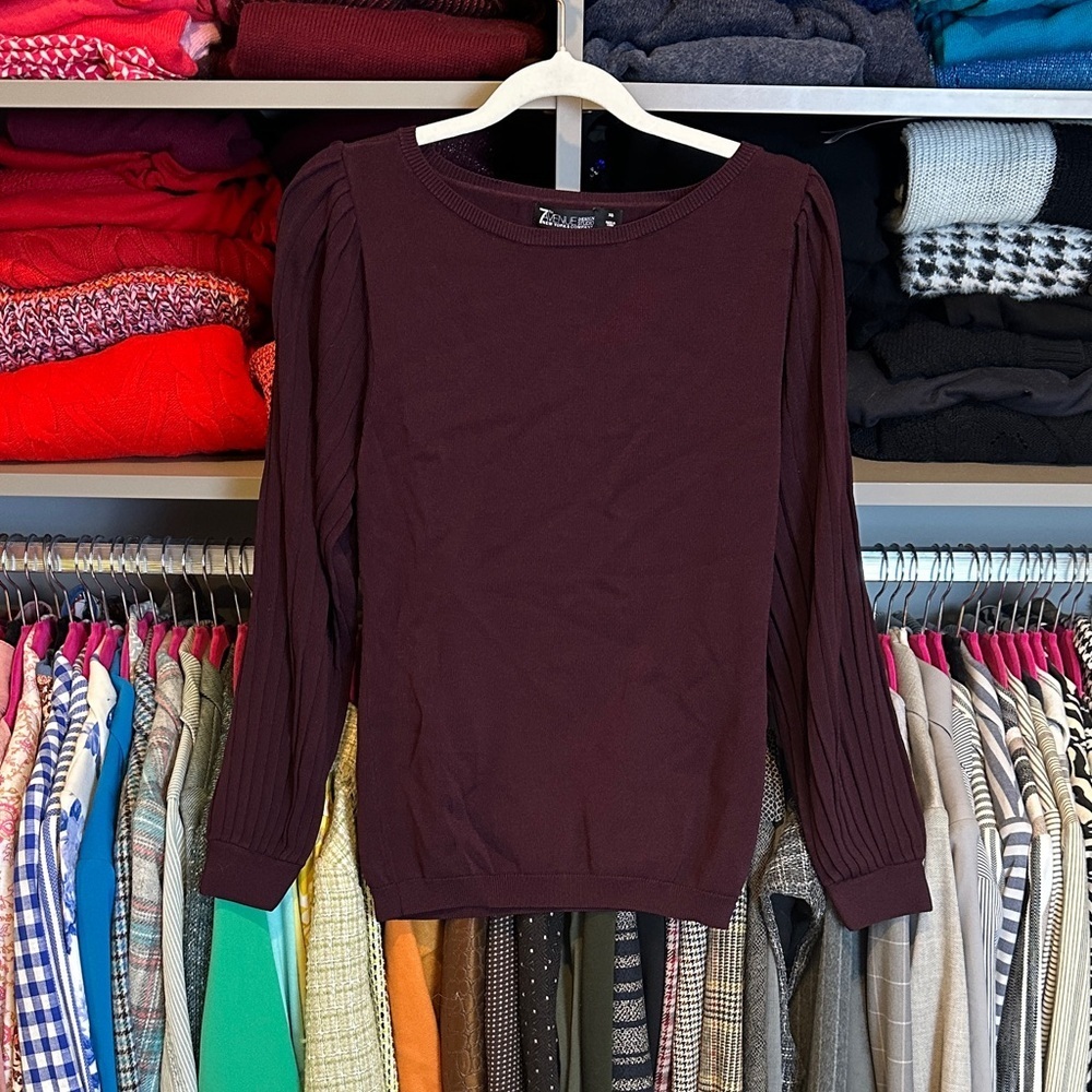 NY & Co burgundy ribbed long pleated sleeve sweater size XS